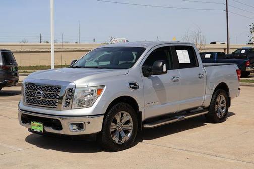 2017 Nissan Titan SV