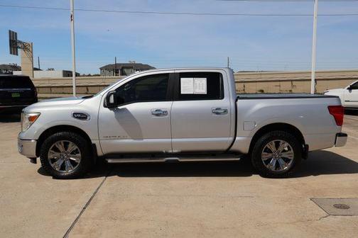 2017 Nissan Titan SV