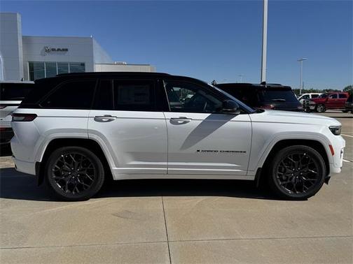 2025 Jeep Grand Cherokee Summit