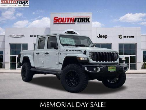 Bright White Clearcoat 2026 Jeep Gladiator Texas Trail