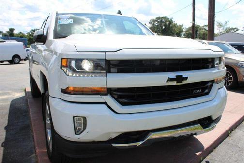 Summit White 2017 Chevrolet Silverado 1500 2LT
