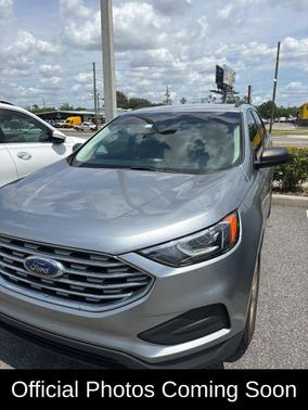 Iconic Silver Metallic 2020 Ford Edge SE