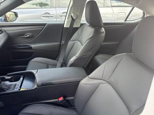 Iridium 2025 Lexus ES 350 Base