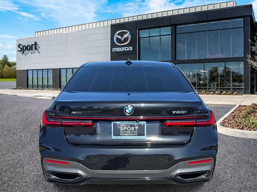 2022 BMW 750 i xDrive