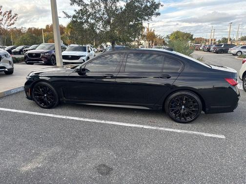 2022 BMW 750 i xDrive