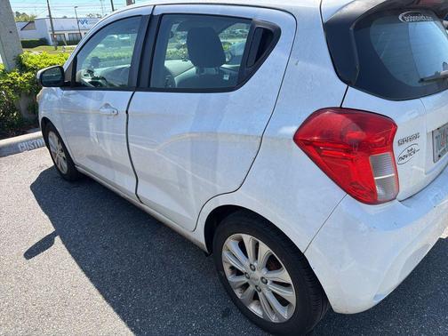 2017 Chevrolet Spark 1LT