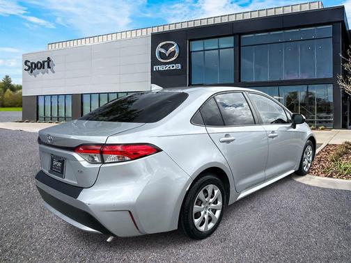 Classic Silver Metallic 2022 Toyota Corolla LE