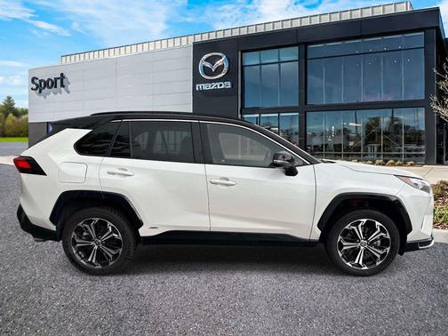 2025 Toyota RAV4 Hybrid SE