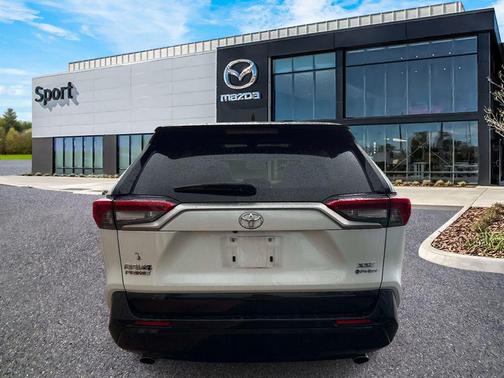 2025 Toyota RAV4 Hybrid SE