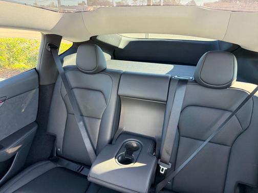 2026 Tesla Model Y Premium Rear-Wheel Drive