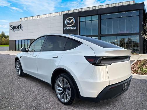 2026 Tesla Model Y Premium Rear-Wheel Drive
