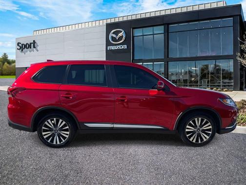 2020 Mitsubishi Outlander SE