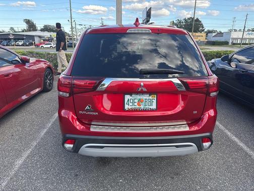 2020 Mitsubishi Outlander SE