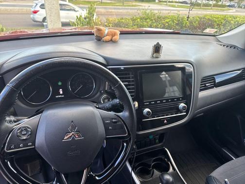 2020 Mitsubishi Outlander SE