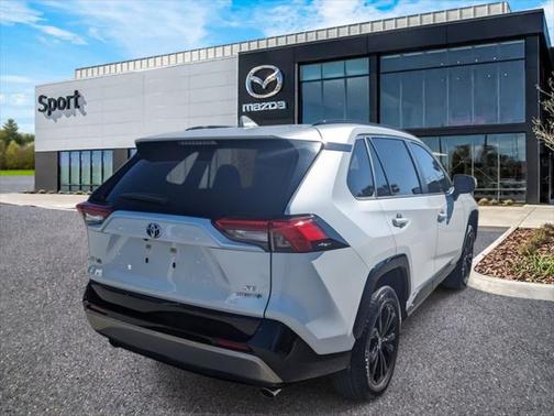 2023 Toyota RAV4 Hybrid SE