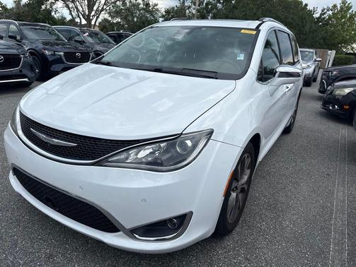 Bright White Clearcoat 2017 Chrysler Pacifica Limited