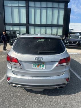 2017 Hyundai SANTA FE SE