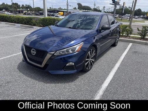 Deep Blue Pearl 2019 Nissan Altima 2.5 SR