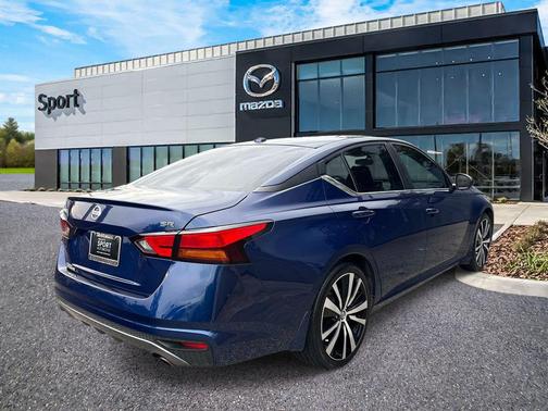Deep Blue Pearl 2019 Nissan Altima 2.5 SR