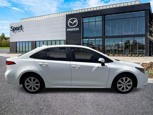 Ice Cap 2024 Toyota Corolla LE