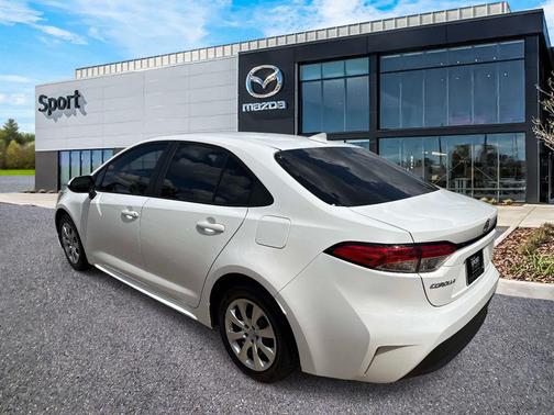 Ice Cap 2024 Toyota Corolla LE