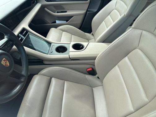 Carrara White Metallic 2023 Porsche Taycan Base