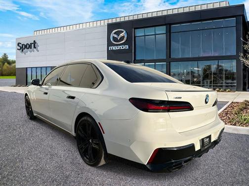 2023 BMW 760 i xDrive