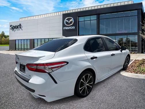 2020 Toyota Camry SE
