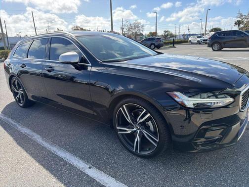 2018 Volvo V90 T5 R-Design