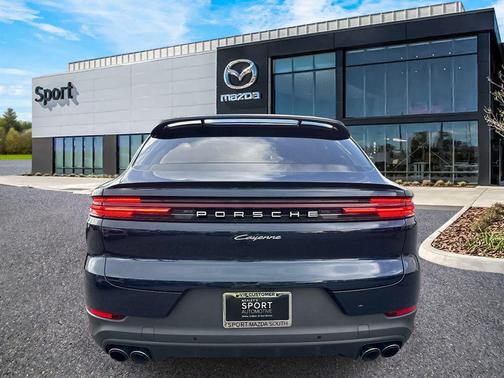 Montego Blue Metallic 2024 Porsche Cayenne Cayenne