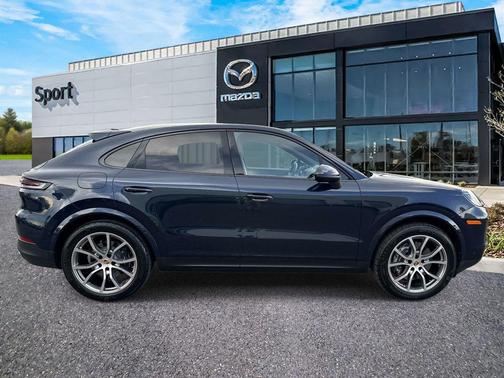 Montego Blue Metallic 2024 Porsche Cayenne Cayenne
