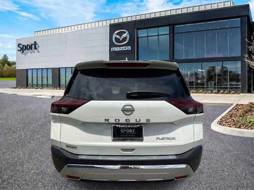 Pearl White Tricoat 2023 Nissan Rogue Platinum