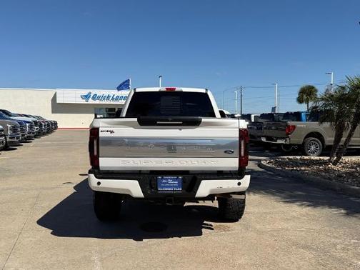 2017 Ford F-250 PLATINUM