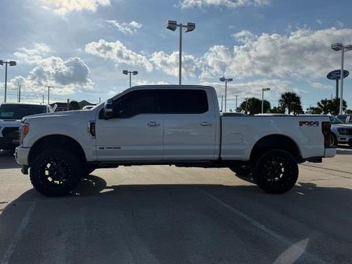 2017 Ford F-250 PLATINUM