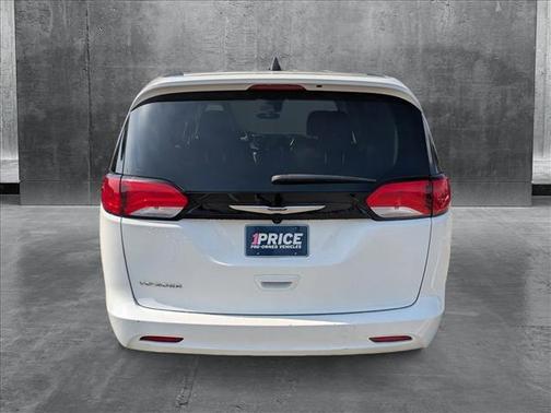 2023 Chrysler Voyager LX