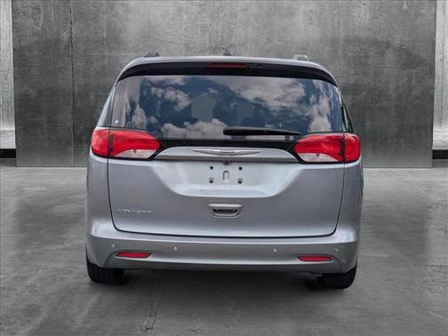 2021 Chrysler Voyager LXI