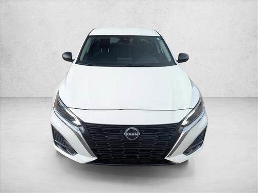 Glacier White 2025 Nissan Altima SV FWD