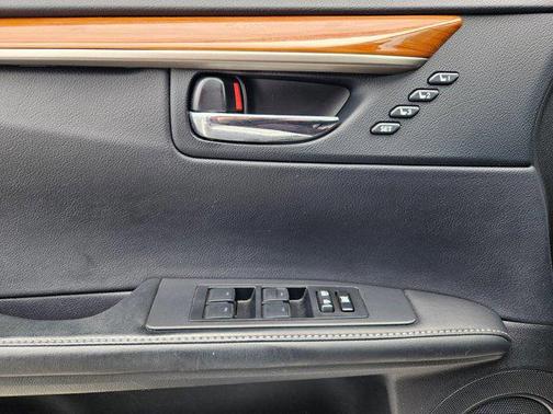 2013 Lexus ES 300h Base