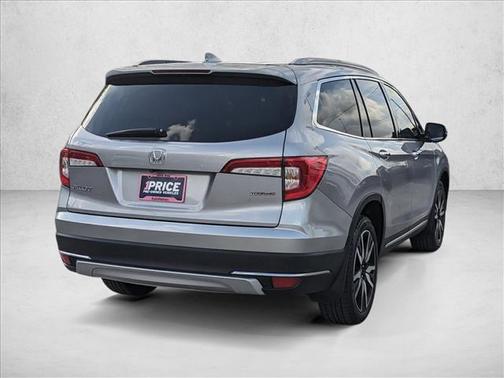 2022 Honda Pilot Touring 8-Passenger