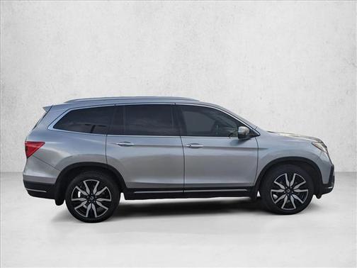 2022 Honda Pilot Touring 8-Passenger
