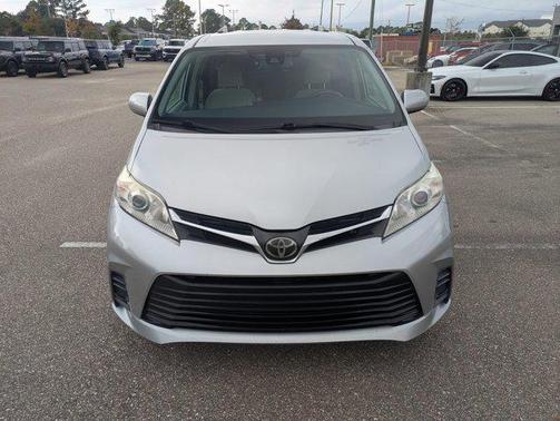 2020 Toyota Sienna LE