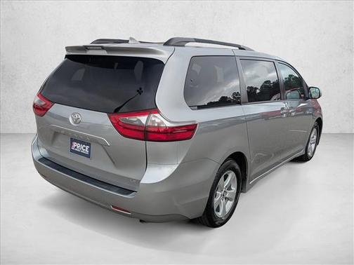 2020 Toyota Sienna LE