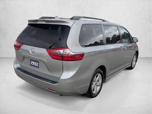 2020 Toyota Sienna LE