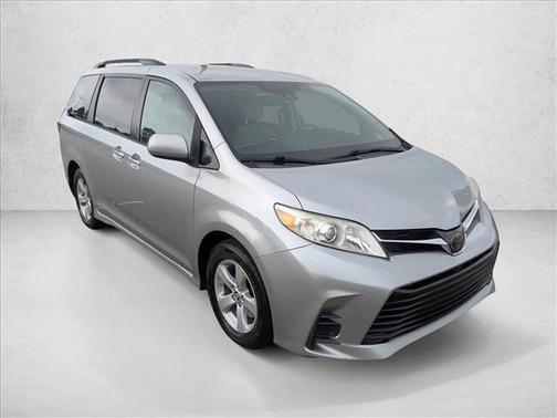 2020 Toyota Sienna LE
