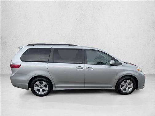 2020 Toyota Sienna LE