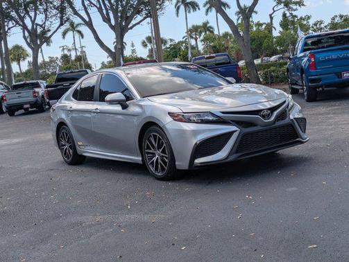 2023 Toyota Camry SE