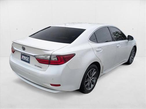 2016 Lexus ES 300h Base