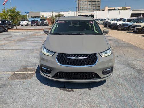 2021 Chrysler Pacifica Touring
