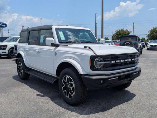 2025 Ford Bronco Outer Banks