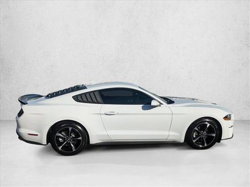 2022 Ford Mustang EcoBoost